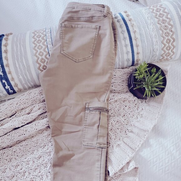 Design Lab Womens Mid Rise Sand Khaki Slim Straight Cargo Utility Pants- 31 - Picture 16 of 16